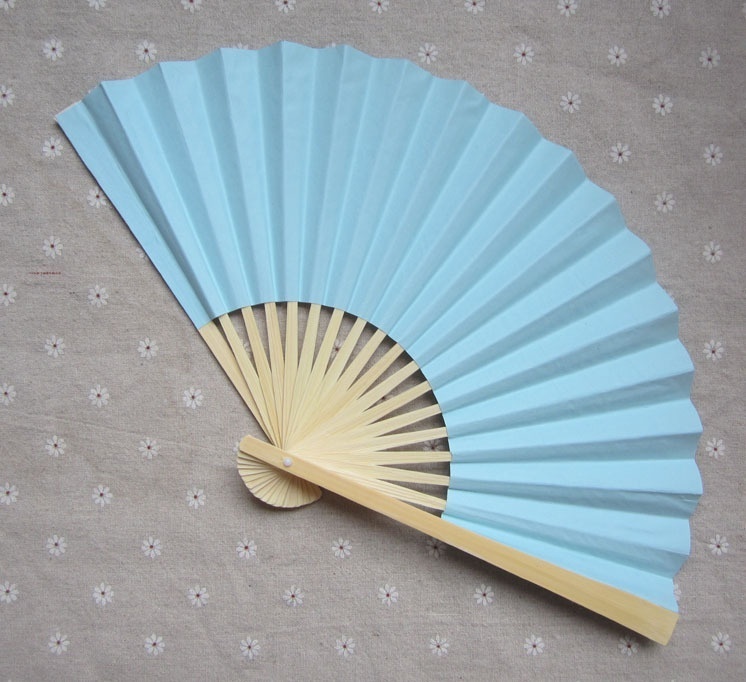 Customizable Bamboo Folding Hand Fan in Multiple Sizes 21*38cm 23*42cm 26.5*47cm for Wedding Decoration and Promotions